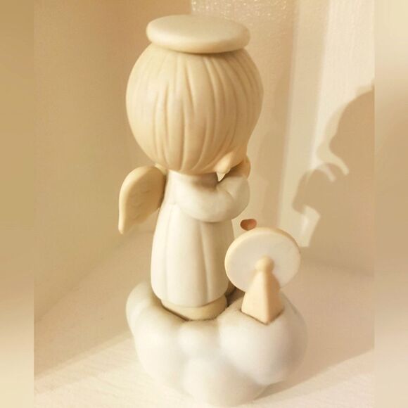 PRECIOUS MOMENTS "Sending My LOVE” Porcelaine Figurine * 1995 NEW - Picture 5 of 10